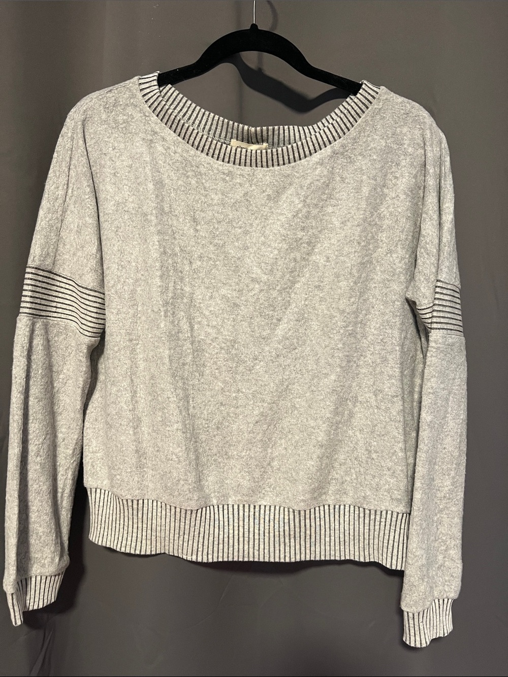 silence + noise Light Heather Gray Striped-Trim Crewneck Sweater
